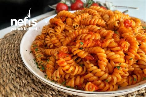 Domatesli Makarna Sosu