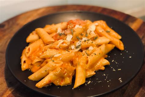 Soslu Kremalı Makarna