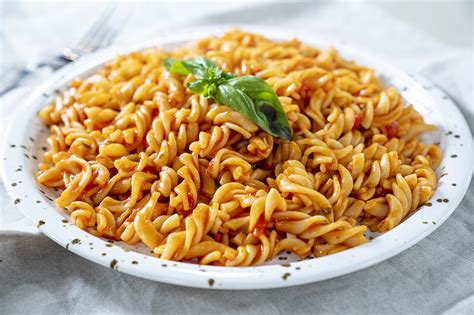 Soslu Makarna Tarifi